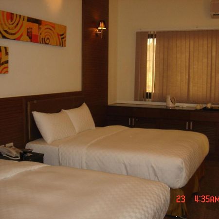 Hip Spa Motel Тайджун Екстериор снимка